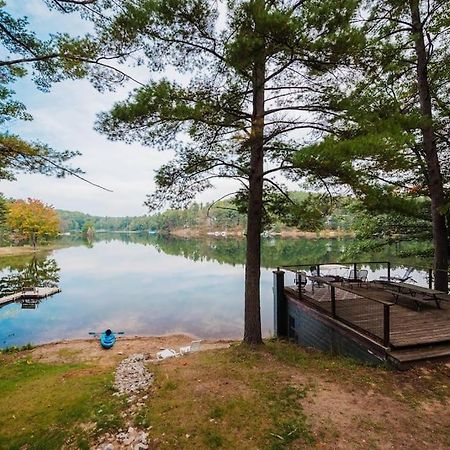 Arbutus Lake 3 Bedroom Cottage Traverse City Exterior photo