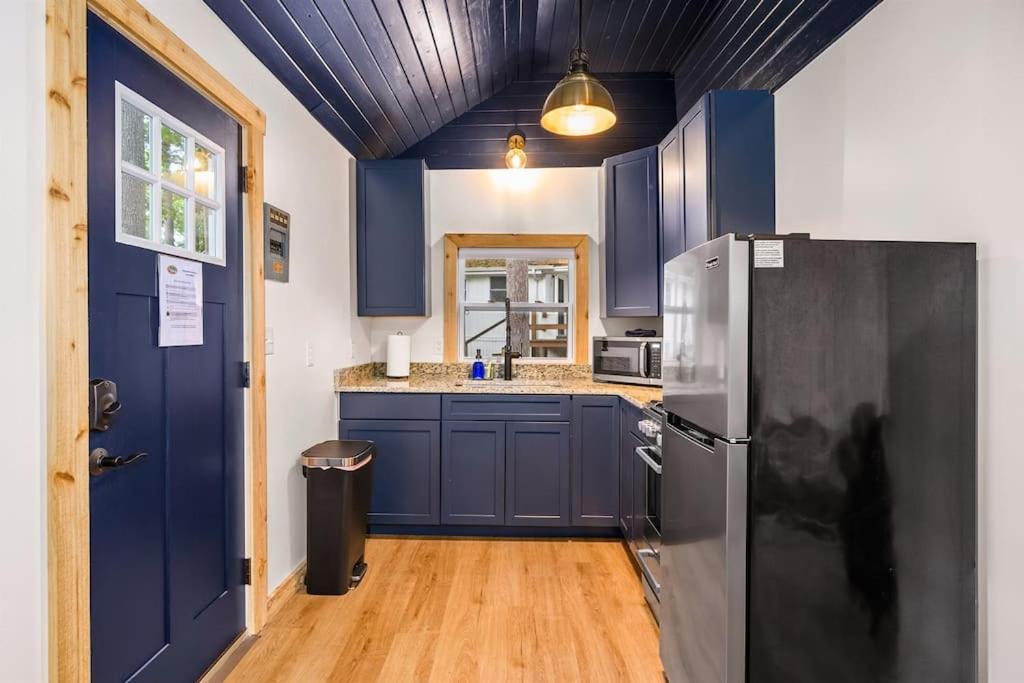 Arbutus Lake 3 Bedroom Cottage Traverse City Exterior photo