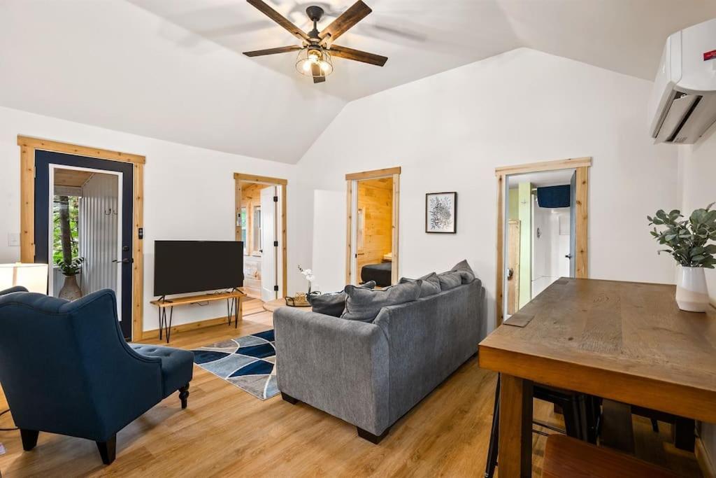 Arbutus Lake 3 Bedroom Cottage Traverse City Exterior photo