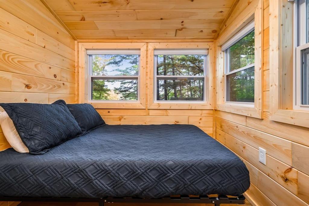 Arbutus Lake 3 Bedroom Cottage Traverse City Exterior photo