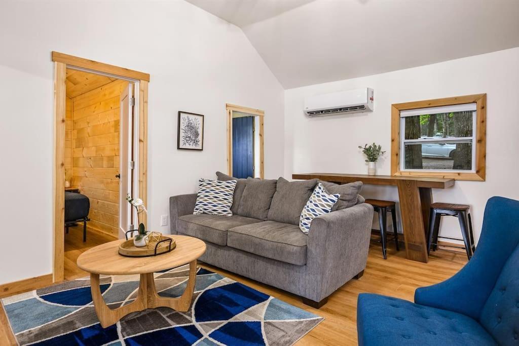 Arbutus Lake 3 Bedroom Cottage Traverse City Exterior photo